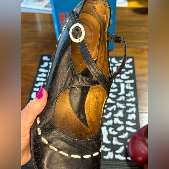 John Fluevog Operetta Malibran Red AND Black Heels Size 10 Project Shoes (2 prs) - Picture 8 of 16